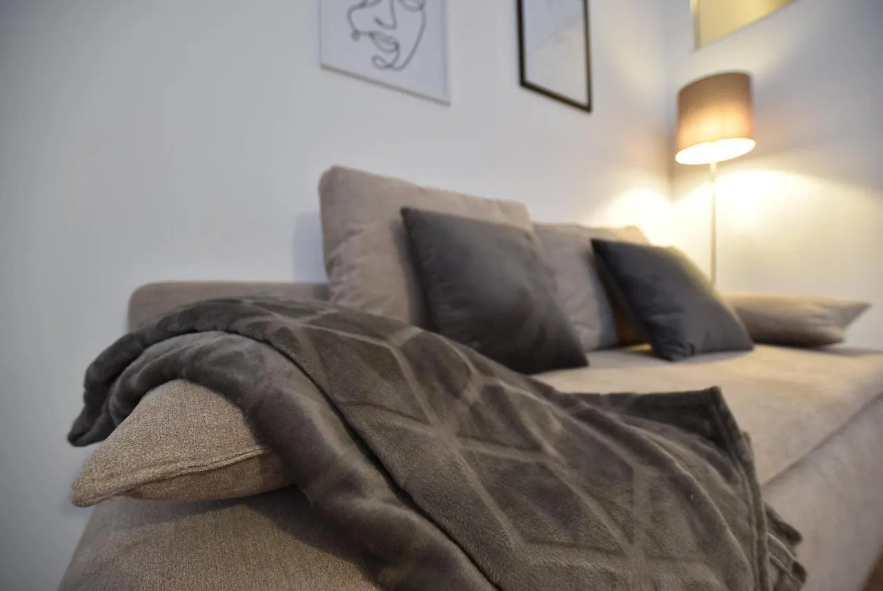 Super Central City Appartement With Free Parking Innsbruck Apartment